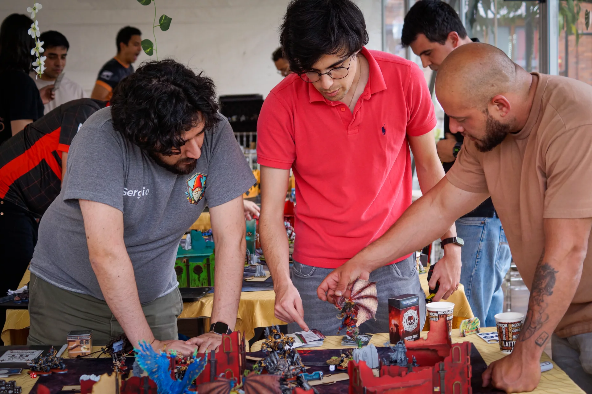 Comunidad reunida en un evento de hobby